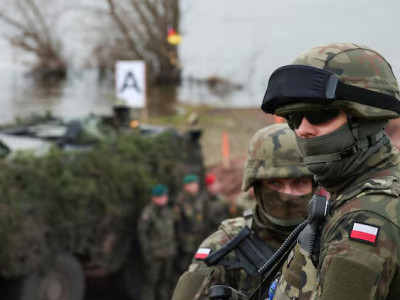У Польщі вважають, що країна має посилити армію на випадок війни