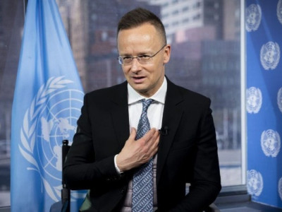 Сіярто заявив, що світ чекає нова війна, якщо Україна вступить в НАТО