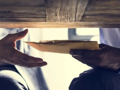 В Україні пом’якшать покарання для корупціонерів, які співпрацюють зі слідством