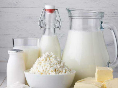 В Україні змінилися ціни на молочні продукти: нові дані про вартість молока, сиру та вершкового масла