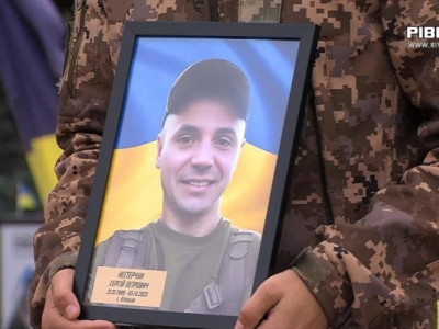 Загинув рік тому: провели в останню путь солдата Сергія Нестерчука (ВІДЕО)