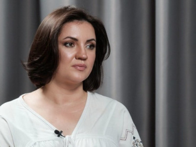 Рішення ухвалилося за один день: відома співачка терміново залишила Україну