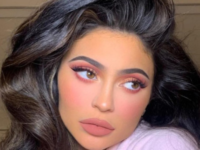 Секрет ідеального макіяжу: від природного сяйва до вечірньої драми