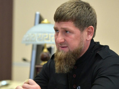 Андрющенко: Кадиров розкрадає Маріуполь і вивозить дороге обладнання