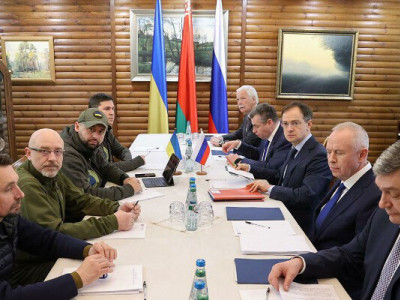 Які умови капітуляції вимагала росія на початку повномасштабної війни