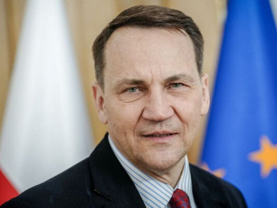 Сікорський висловив розчарування відсутністю прогресу щодо ексгумації жертв Волинської трагедії
