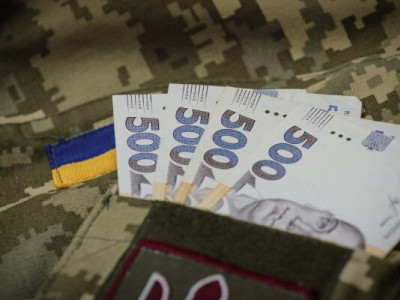 Нічого святого: шахраї виманюють гроші від імені родичів загиблих захисників