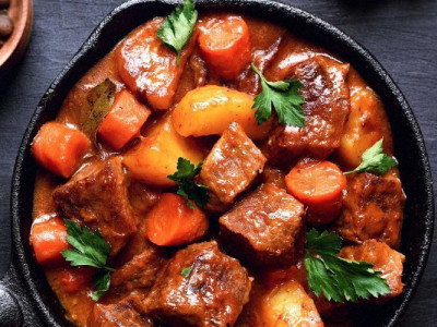 Історія та традиції приготування гуляшу: факти та регіональні особливості