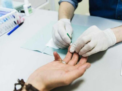 Тести на гепатити, сифіліс та холестери: українцям робитимуть безплатні обстеження