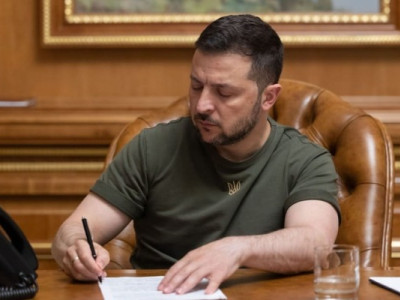 Зеленський дав зелене світло новим податкам в Україні: підписано закон