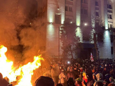 Протести в Грузії набирають обертів після рішення влади зупинити переговори про вступ до ЄС