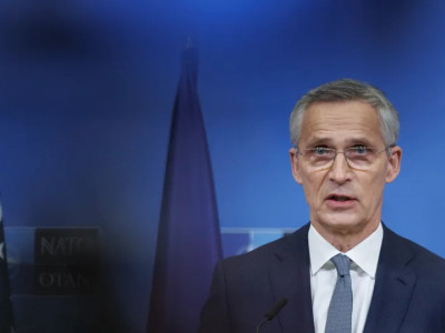 Столтенберг говорить про тимчасове поступлення територіями Україною