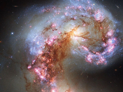 Вчені розкривають таємниці формування гігантських галактик