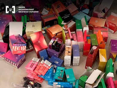 В Одесі суд виніс вирок чоловіку, який незаконно продавав електронні сигарети через Інтернет