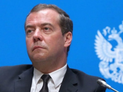Медведєв пропонує українцям вигнати «демонів», інакше Україна «зникне з карти світу»