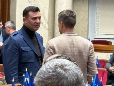 Тищенко після “тривалої хвороби” звітав до Ради й заявив, що припиняє боротьбу з кол-центрами