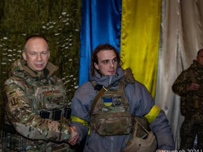 Вивів побратимів з оточення та командував контратакою: військового з Вінниччини нагородили «Хрестом Хоробрих»