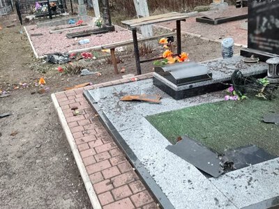 У Гребінці російський безпілотник впав на цвинтар і пошкодив пам’ятники  (доповнено)
