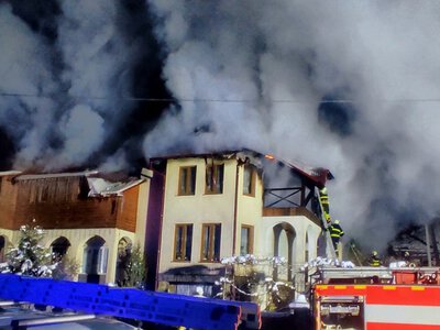  17 рятувальників ввечері гасили велику пожежу 