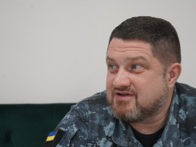 “Військові небезпечні”: речнику ВМСУ Плетенчуку та ще двом офіцерам відмовили в обслуговуванні в хостелі в Києві