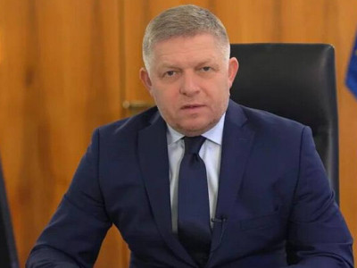 Фіцо відмовився їхати до Зеленського в Київ і назвав його пропозицію «дитячою»