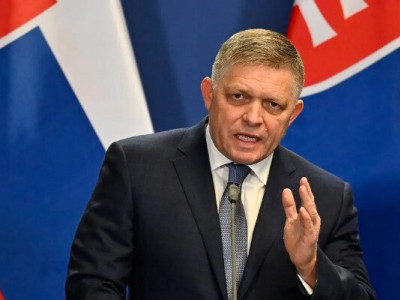 Фіцо назвав візит опозиції до України жестом підлабузництва: Цілували каблучку Зеленському