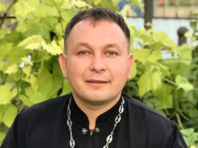 Відомий священник з Тернопільщини Олексій Філюк бореться з шахраями та фейковими TikTokами