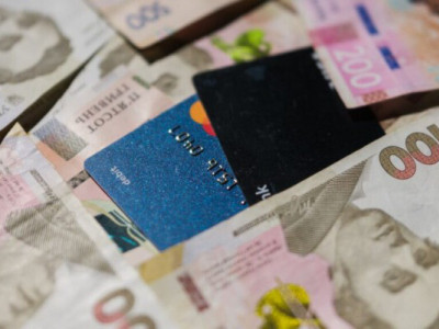 Від 1 лютого українські банки запровадять ліміти на грошові перекази: що треба знати
