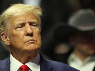 «Найтупіша торгова війна у світі»: для чого Трамп підвищує тарифи та чого він не враховує