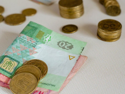 Розпочато виплату лютневих пенсій: Хто отримає з надбавкою