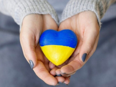 Де в Україні безкоштовно допомагають постраждалим під час війни українцям?