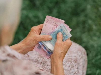 На кого чекає підвищення пенсій і у квітні