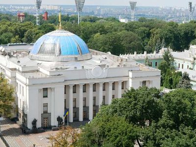 Президент розкритикував нардепів за часті відрядження