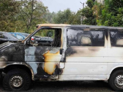 Підліткам, які спалили бус ЗСУ, вдалося уникнути увʼязнення: деталі