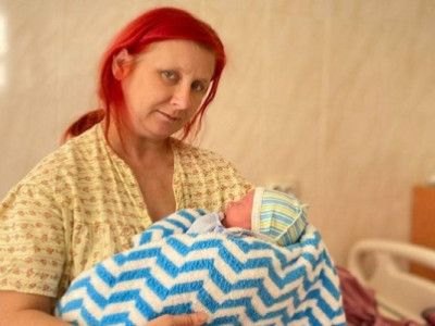 Сама виховує дітей: переселенка народила 12-го малюка