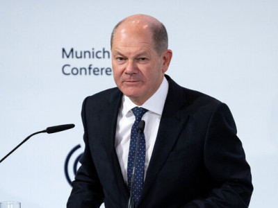 Шольц різко розкритикував Венса і висміяв відсутність у його виступі теми війни в Україні