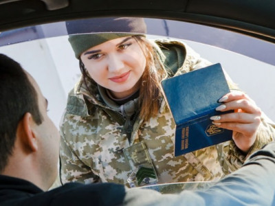 Виїзд за кордон для чоловіків: що змінилося і для яких категорій