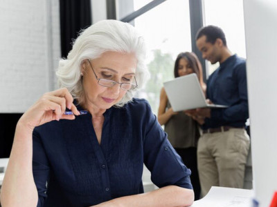 Деяким пенсіонерам потрібно терміново написати заяву для підвищення пенсії - На пенсії