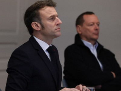 Макрон вважає, що миротворчу місію в Україні можна розгорнути без згоди росії