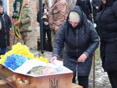 Низький уклін: попрощалися із військовим Олександром Панасюком