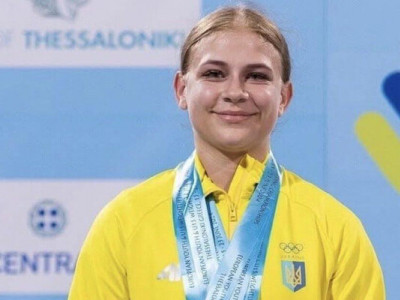 Аліна Дедерко стала чемпіонкою України з важкої атлетики