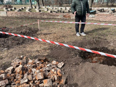 У парку Полтави випадково виявили фундамент знищеної більшовиками Свято-Покровської церкви
