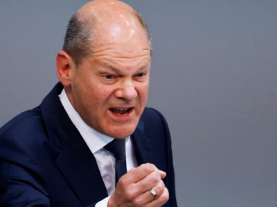 Шольц: поправки до конституції ФРН дозволять збільшити військову допомогу Україні