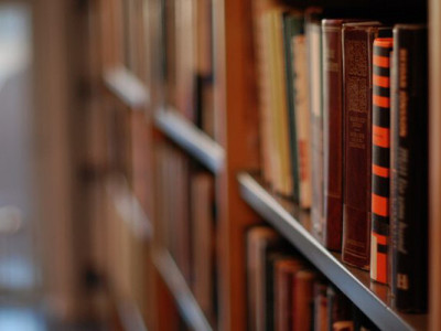 “Найнебезпечніший книжковий клуб у світі”: як підлітки в окупації потайки читають українську літературу