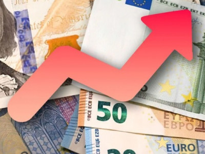 Курс валют в Україні: долар ожив, євро б'є рекорди, для гривні - прогнози невтішні