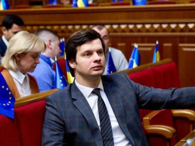 Скандальний нардеп задекларував новий кросовер за 2 млн грн