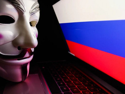 Forbes: Хакери Anonymous зламали секретні дані путіна та викрили корупційні схеми кремля
