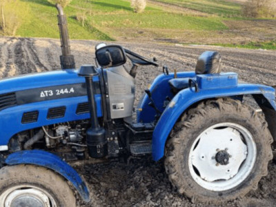 Трактор придавив дитину: вона в реанімації