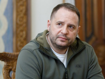 Делагація від України в Парижі: що задумав Єрмак?