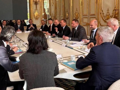 У Парижі Україні передали секретний документ із планом Трампа щодо війни, — WSJ